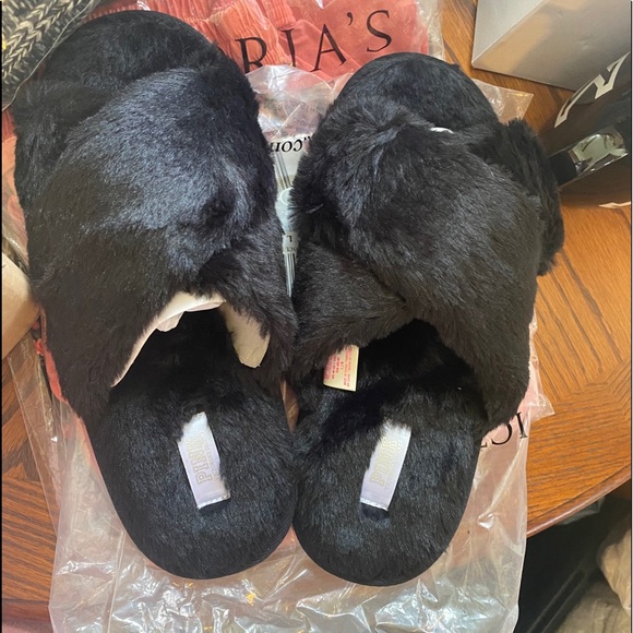 Vs long hooded robe black XS 2018 RARE vs pink Faux fur slipper black Sz m lg